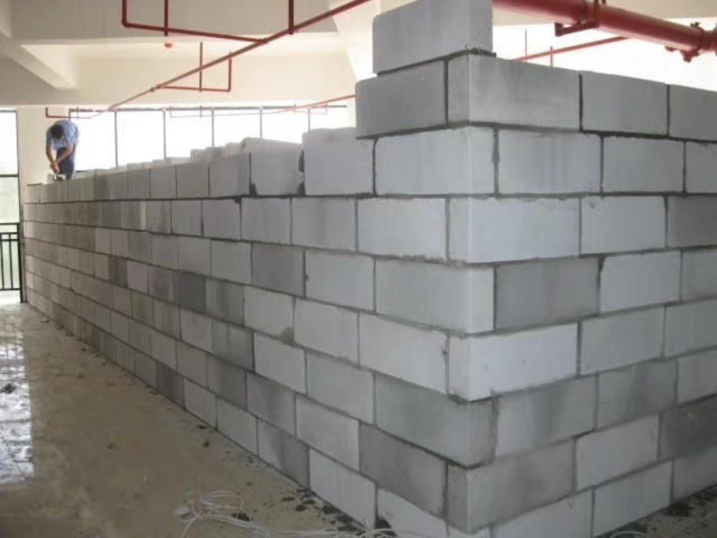 金川蒸压加气混凝土砌块承重墙静力和抗震性能的研究